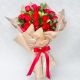 ramo de rosas decorado con papel coreano y con entrega a domicilio. 